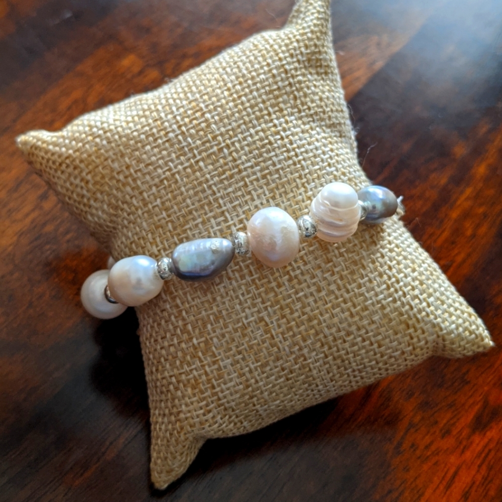 Freshwater pearl bracelet